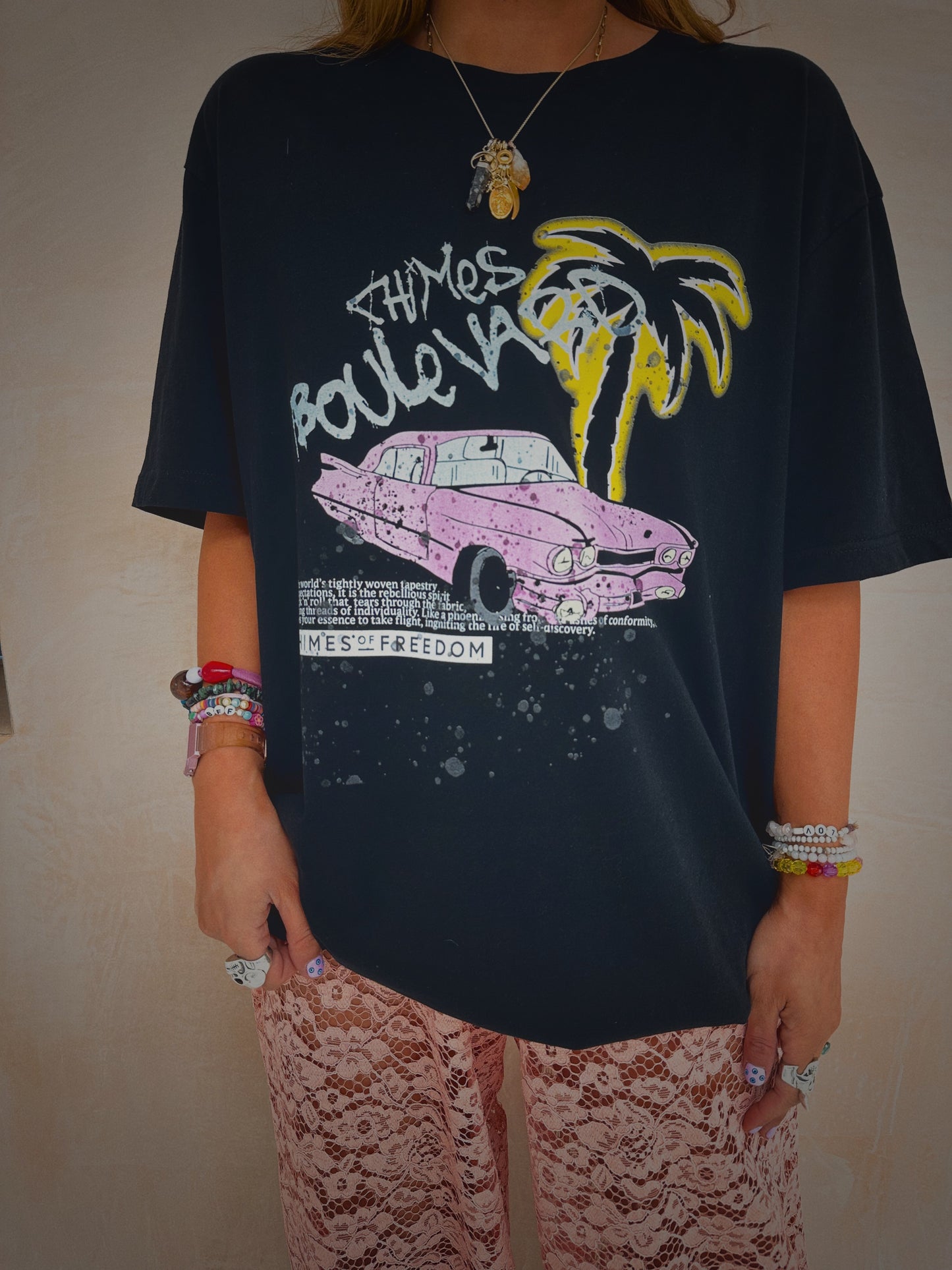 'Chimes Boulevard' Pink Cadillac T-Shirt In Black